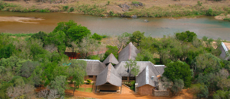 Amakosi Safari Lodge - www.photo-safaris.com